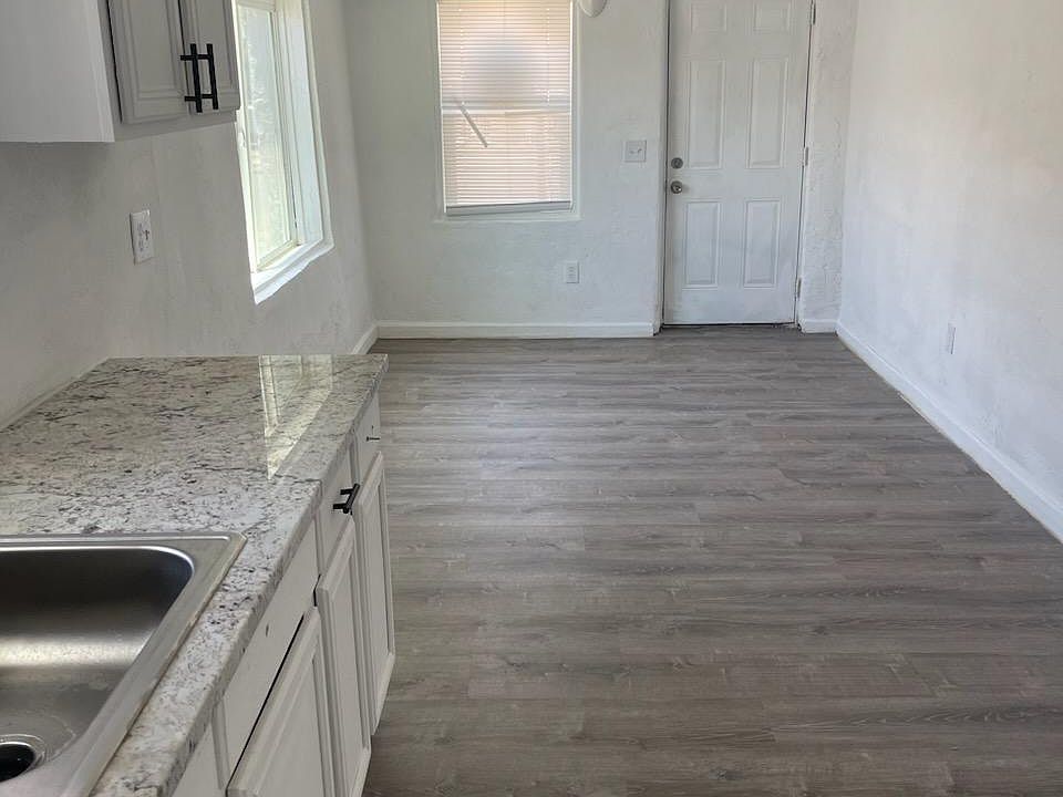 1st image of 248 W 32nd St #4