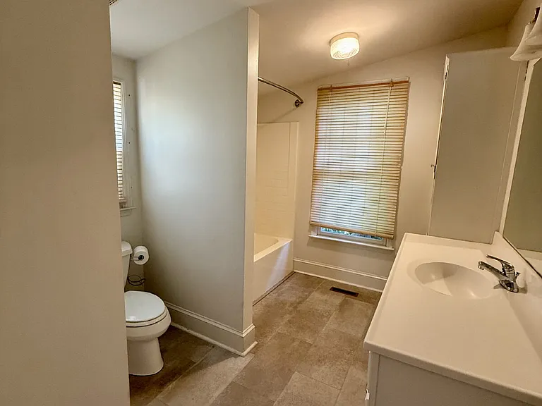 140 Park Ave — Photo 11