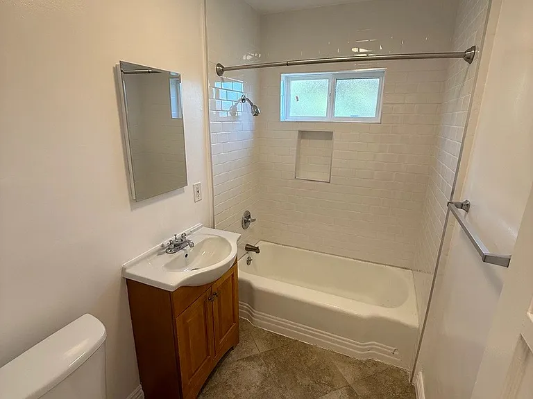 1811 N Garfield Pl #9J — Photo 12