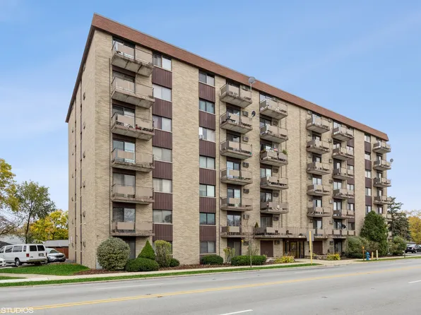 850 Des Plaines Ave APT 504, Forest Park, IL 60130