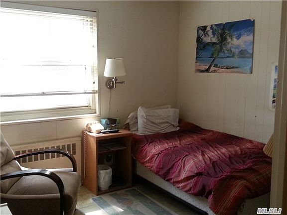 5th image of 5852 251st St