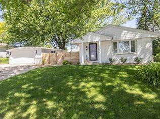 236 W Lilac Ln, Grafton, WI 53024