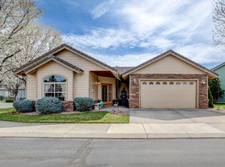 1938 NW 18th St, Redmond, OR 97756