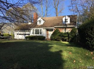 45 Buckingham Dr, Ramsey, NJ 07446