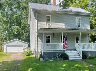 110 Union St, Springboro, PA 16435