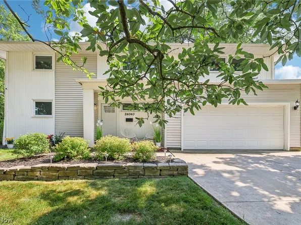 24040 Fairmount Blvd, Shaker Heights, OH 44122