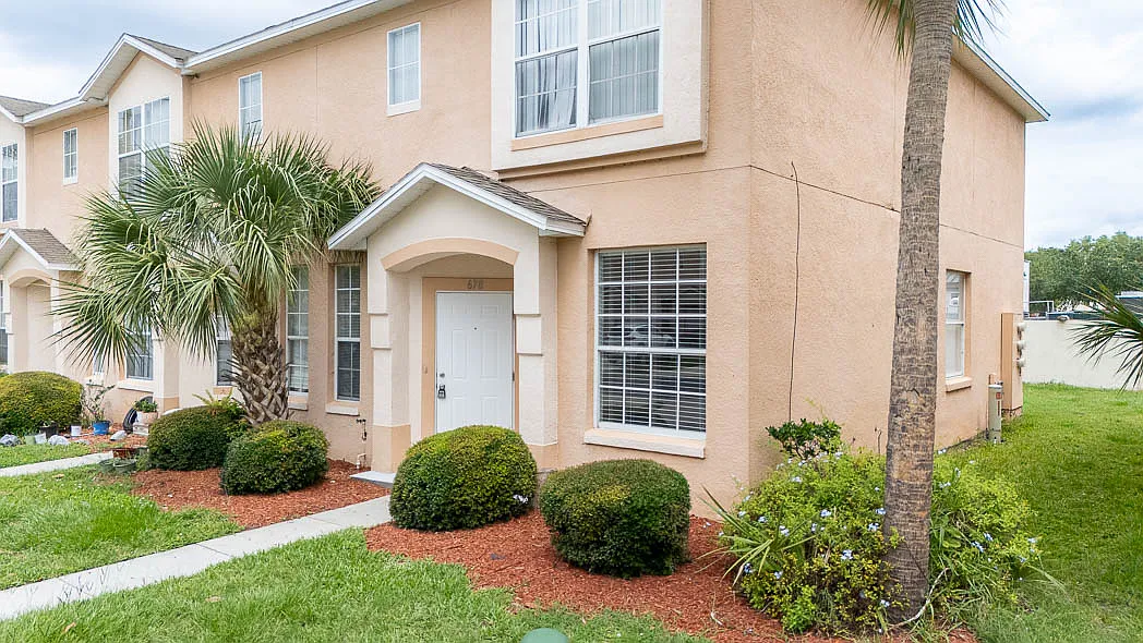 3 bed, 1512 sqft, $1,800 — Photo 1