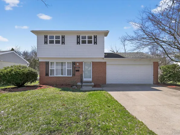 8672 Hemlock Ct, Ypsilanti, MI 48198