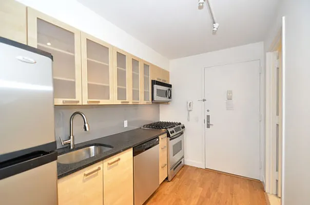 Rented by Waterton Residential New York | media 18