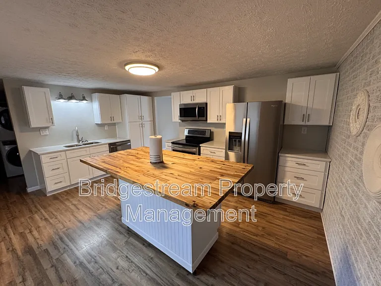655 Eavey St — Photo 24