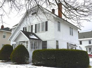21 Oxford Ter, Gloversville, NY 12078