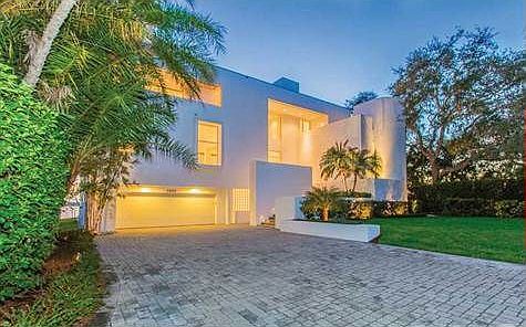 2nd image of 7422 Periwinkle Dr
