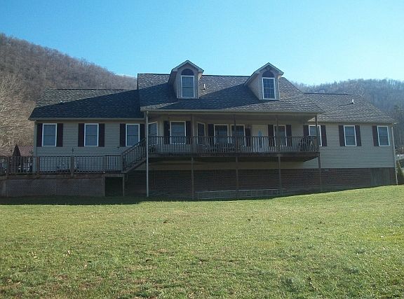 4th image of 268 Persimmon Dr