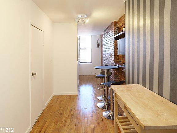 5th image of 110 Mulberry St #12E