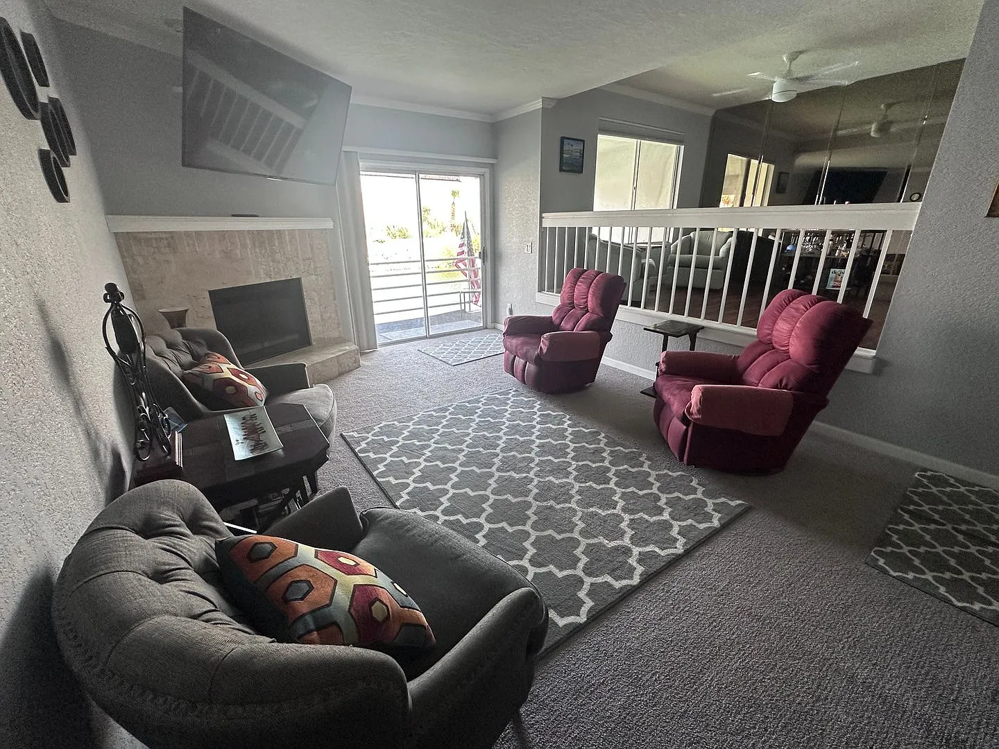 Furnished 1 Bedroom Waterfront Condo with Utilities-Roadhaven Marina — Photo 3