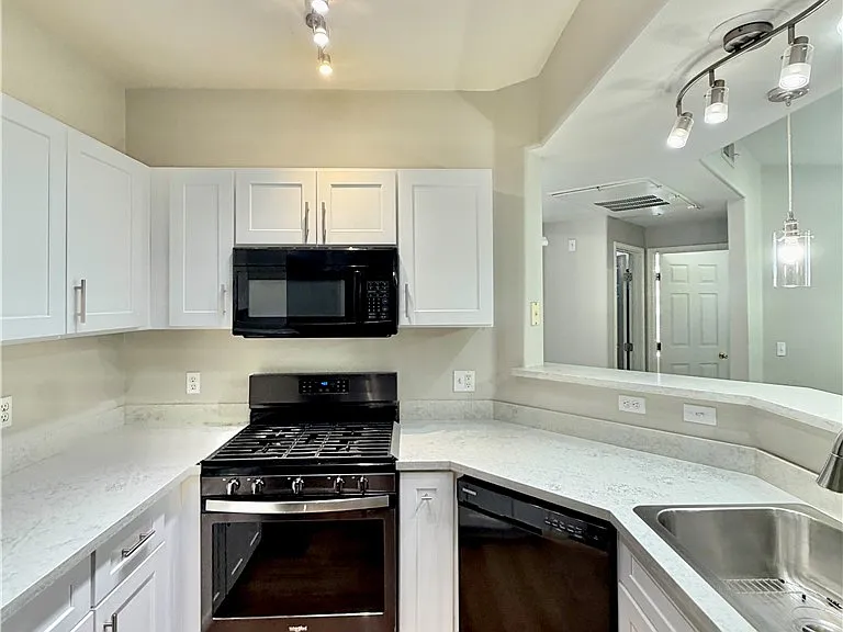 8555 W Russell Rd #2018 — Photo 5