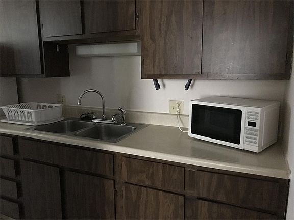 2nd image of 610 S 7th St APT 18