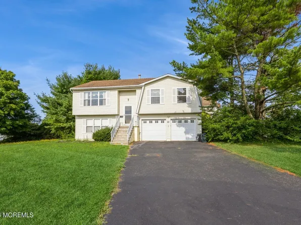 89 Georgetown Boulevard, Barnegat, NJ 08005