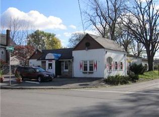 617 Whitney Rd W, Fairport, NY 14450