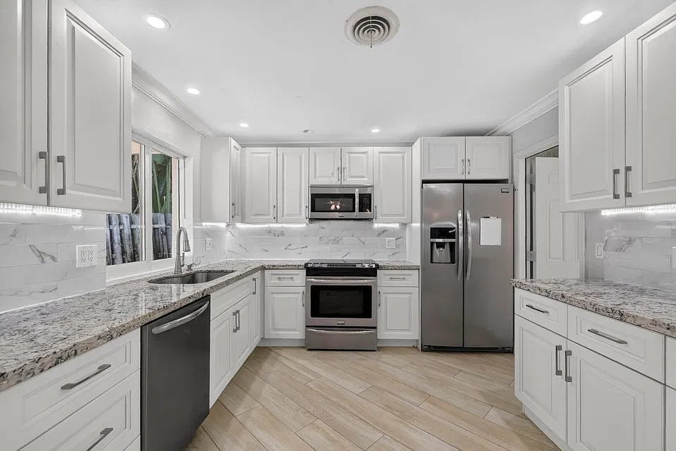 4 bed, 1600 sqft, $4,500 — Photo 3