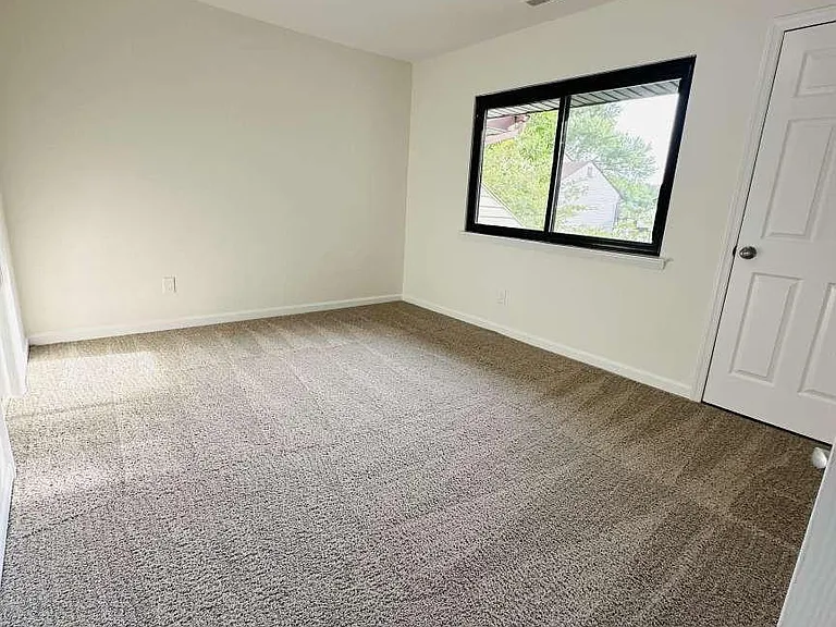 16 E Daisy Ln #B — Photo 6