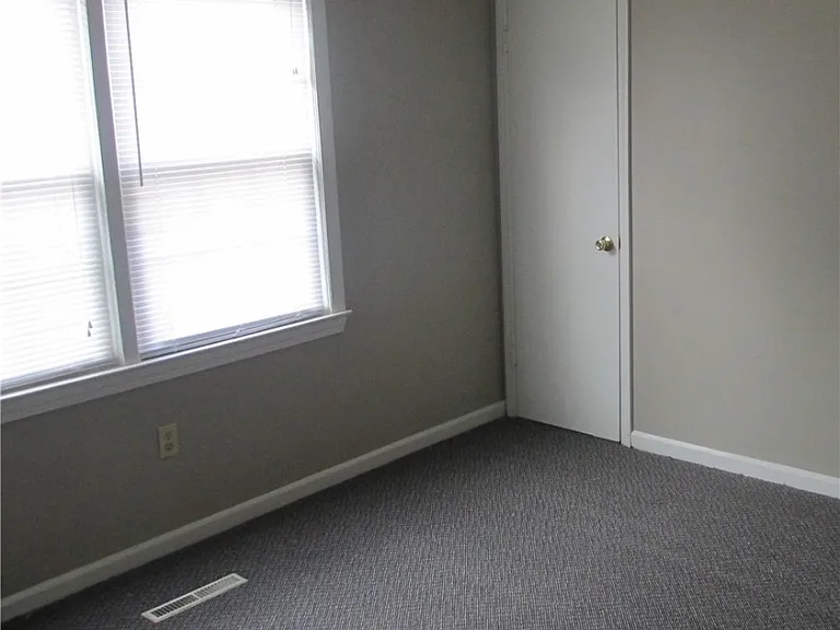 401 Greenville St — Photo 3