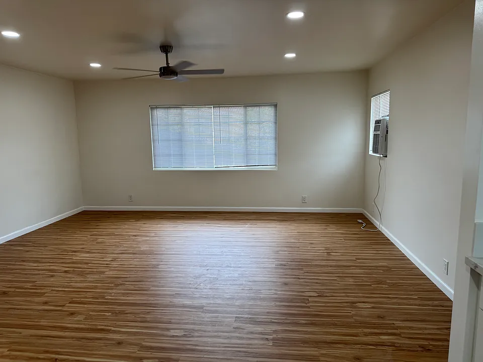 414 E Dryden St #3