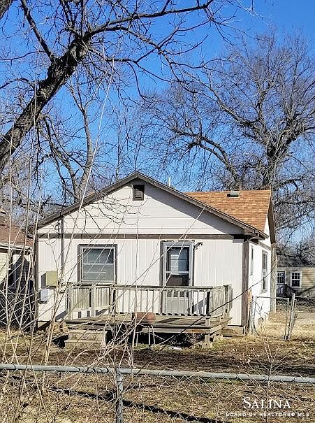 2nd image of 911 N 11th St