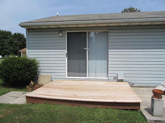 4th image of 579 Spring Ave