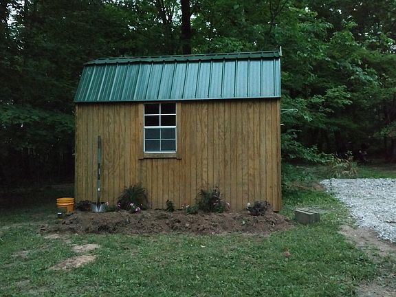 Nice 8x12’ garden shed