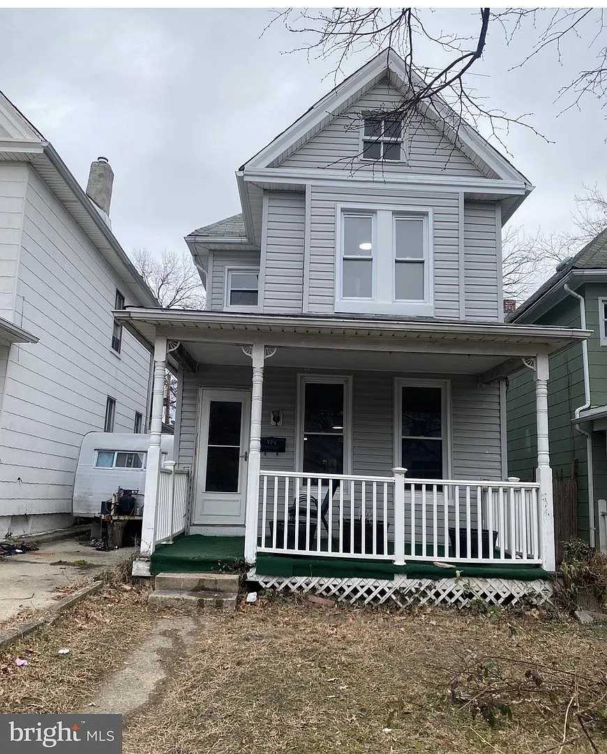 724 E 35th St photo 1