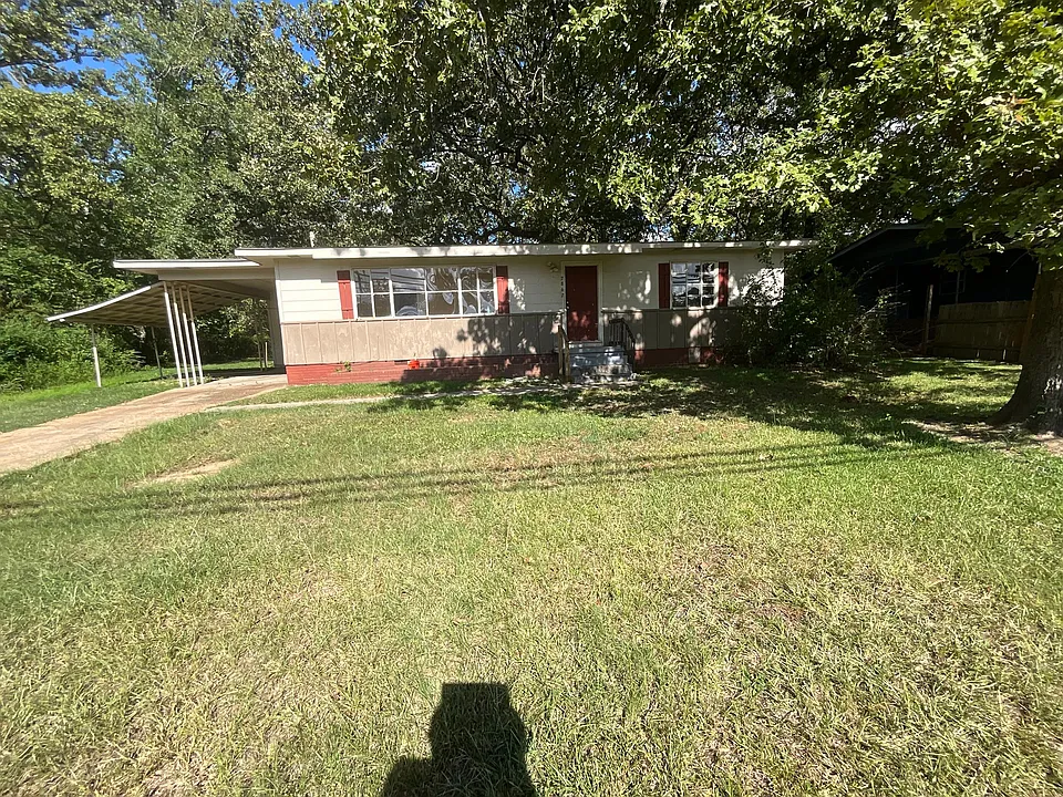 2862 Oak Forest Dr
