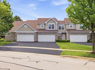 962 Willow St, Itasca, IL 60143
