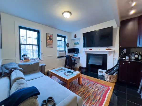 99 Perry Street image 1 of 7