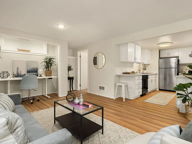 121 Wood Ave SW #B — Photo 8