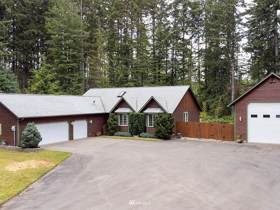  Welcome home to your country retreat close to the city.