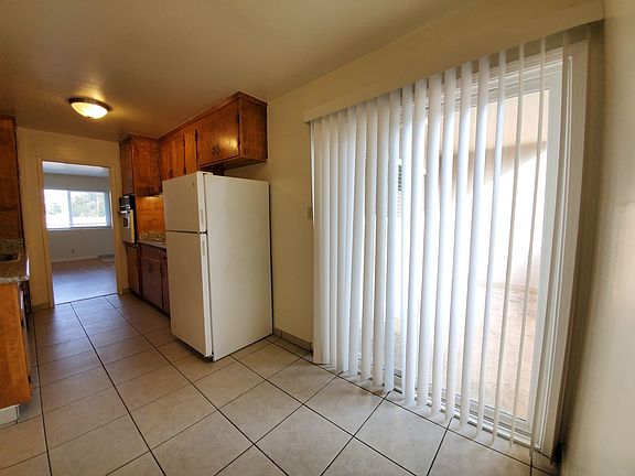 3rd image of 230 E San Salvador St #6