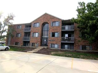 9513 Woodland Hills Dr, West Chester, OH 45011