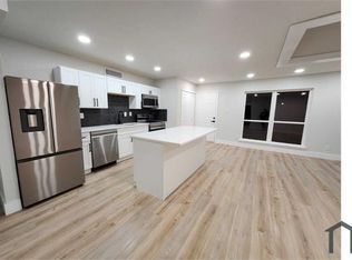 5800 Maple Ln, Rowlett, TX 75089