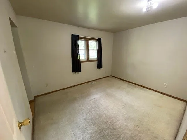 721 Broadway St — Photo 14