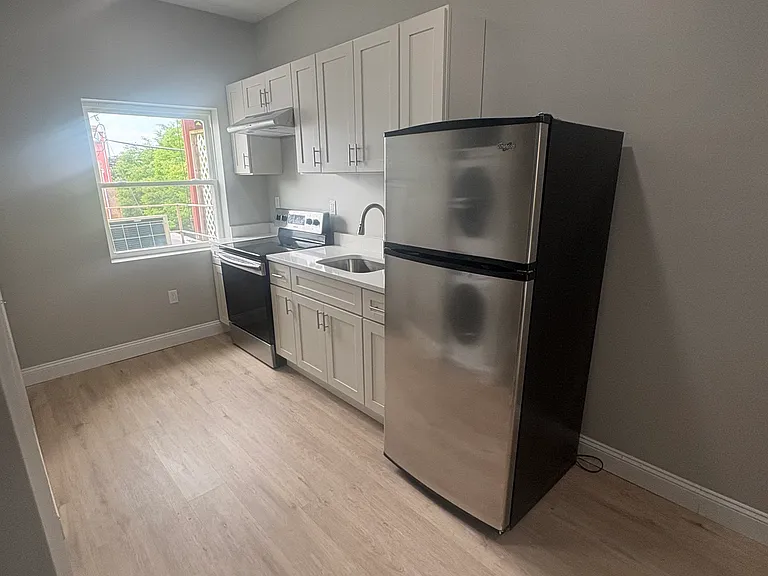 2105 Maryland Ave #404 — Photo 16