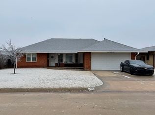 106 N Burdel Ln, Enid, OK 73703
