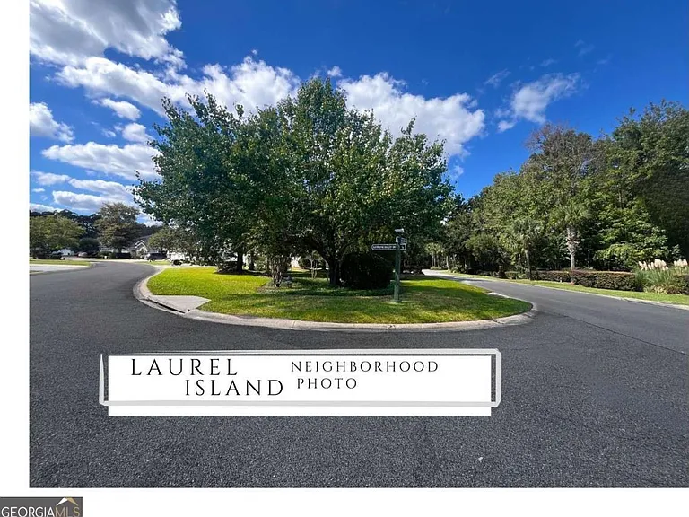 233 Austin Ryan Dr — Photo 36