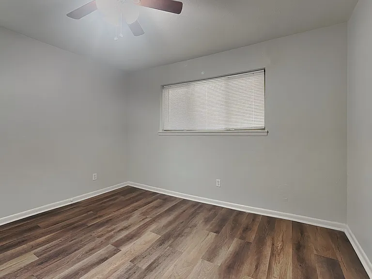 5244 Greene Ave — Photo 14