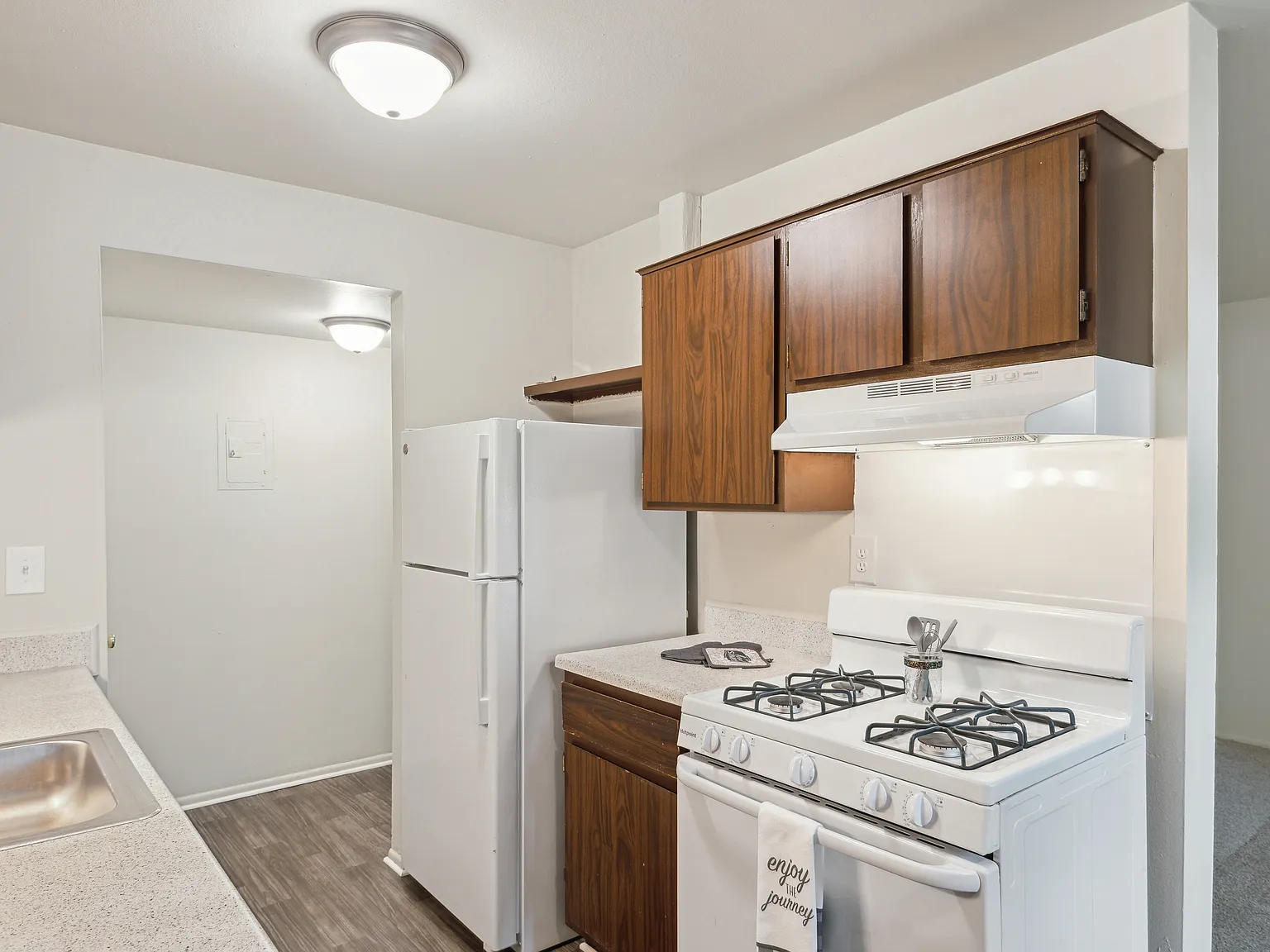 Park Hill Apartments — Photo 2