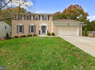 7104 Hundsford Ln, Springfield, VA 22153