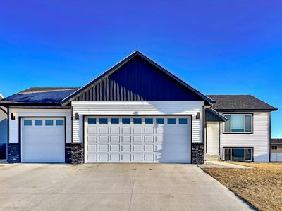 13 Olive Tree Cir NE, Minot, ND, 58703