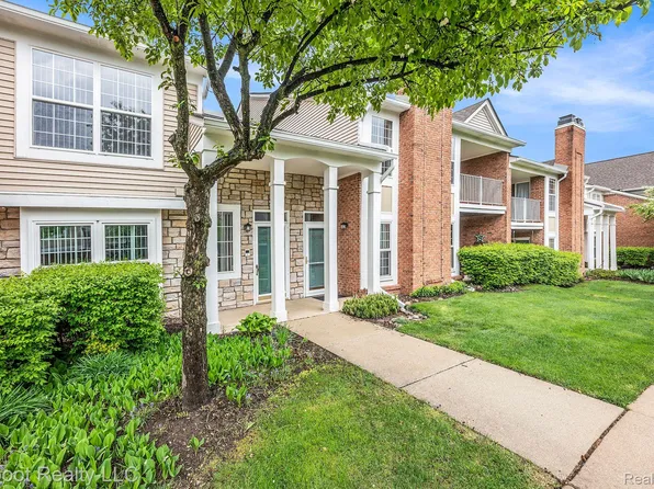 56510 Scotland Blvd, Shelby Township, MI 48316