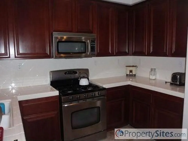 Kitchen - Microwave was replaced with a powerful kitchen hood