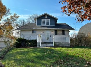 240 E Maple St, Hartville, OH 44632